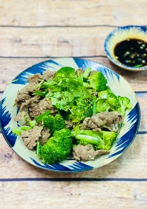 Hình của món Thịt Bò Xào Súp Lơ Xanh.
