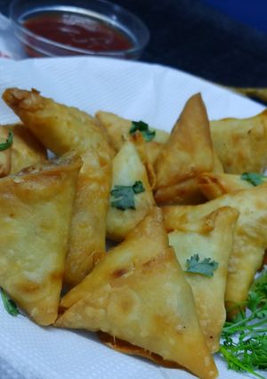 মিনি চিকেন সামোসা রেসিপির প্রধান ছবি