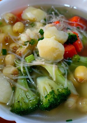 Hình của món Canh hạt sen rau củ.