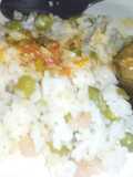 Bagre con arroz con camarones y verduras