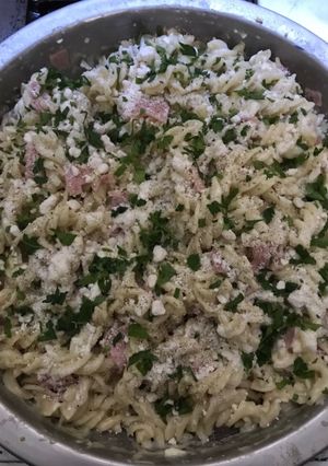 Una foto de Fusilli a los tres quesos con jamón