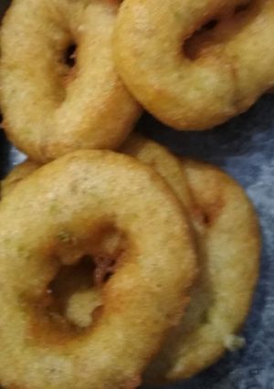मेदू वड़ा (Medu vada recipe in Hindi) रेसिपी मुख्य फोटो