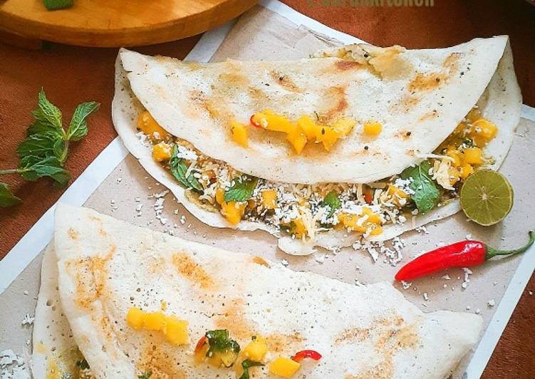 Steps to Make Quick Spicy Mango salsa stuffed Dosa with Mango Sauce