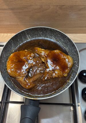 Une photo de Côte de porc laquée à la sauce soja sucrée
