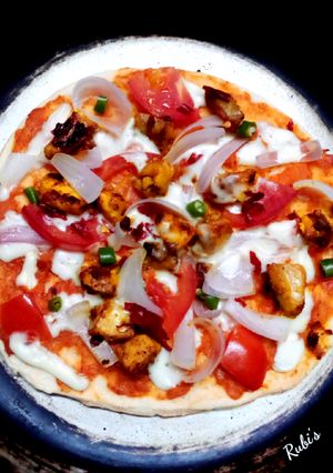 চিকেন পিজ্জা(Chicken pizza recipe in bengali) রেসিপির প্রধান ছবি