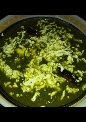 A picture of Palak paneer.