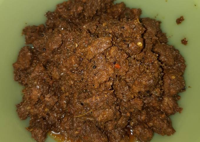 Saksang Daging Sapi