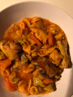 Una foto de Pollo guisado con pasta