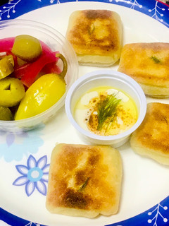 A picture of Turkish bread.