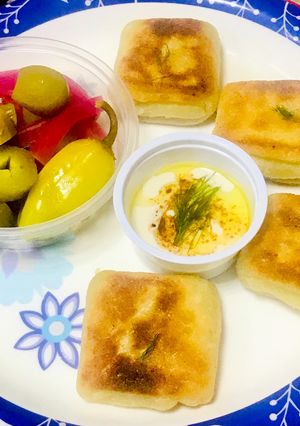 A picture of Turkish bread.