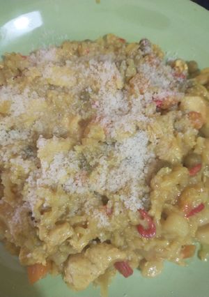 Una foto de Arroz con pollo versión integral, saludable sin tacc
