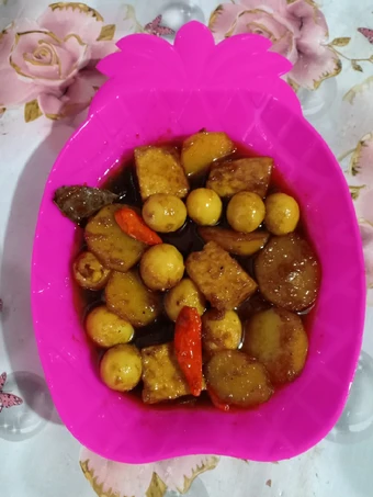 Langkah Mudah untuk Membikin Resep Semur Telur Puyuh Kentang Tahu alla Sept yang Bikin Ngiler Anti Ribet, Uenak Banget