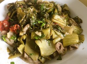 Hình của món Lòng non xào dưa cải chua.