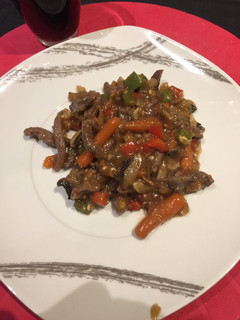 Una foto de Ternera con verduras