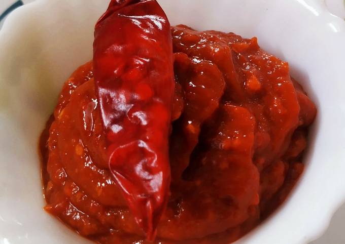 Simple Way to Make Delicious Red chilli sauce