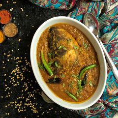 A picture of Macher Muro diye Dal (Fish Head Lentil Curry - Bengali Style).