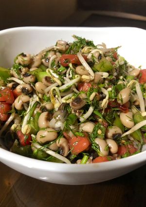 عکسی از دستور سالاد لوبيا چشم بلبلی