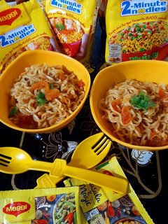 मसाला मैगी नूडल्स (Masala maggi noodles recipe in hindi) रेसिपी मुख्य फोटो