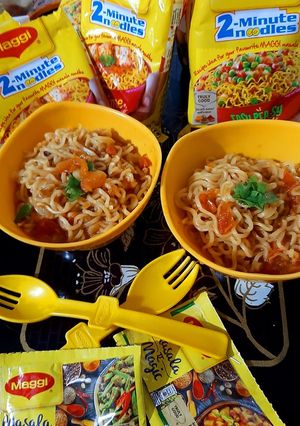 मसाला मैगी नूडल्स (Masala maggi noodles recipe in hindi) रेसिपी मुख्य फोटो