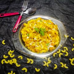 A picture of Cheesy Masala Macroni.