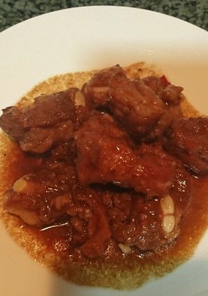 Hình của món Sườn kho ngũ vị.