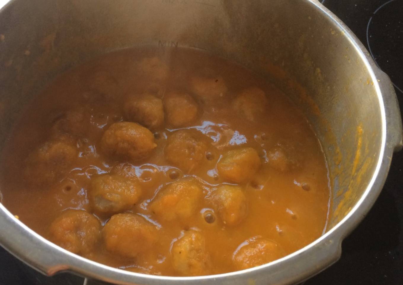 Albóndigas con salsa de zanahoria