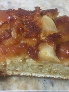 Una foto de Torta invertida de manzana