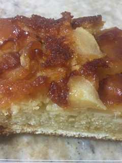 Una foto de Torta invertida de manzana