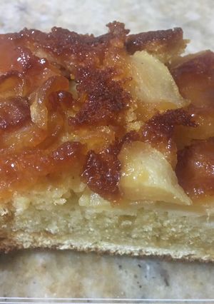Una foto de Torta invertida de manzana