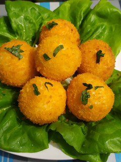 Una foto de Yuca Rellena con Queso (Piqueo)🇵🇪