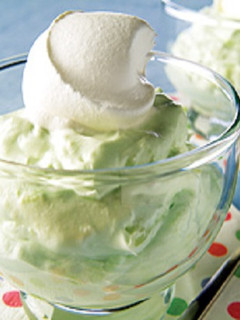 A picture of Healthy Watergate Salad.