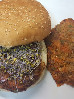 Una foto de Hamburguesas veganas de calabaza🌱