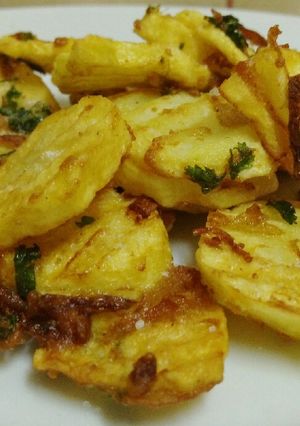 A picture of Lemon Potatoes wedges.