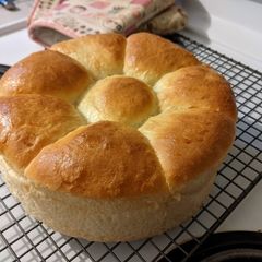 A picture of Fluffy Cream Cheese Loaf.