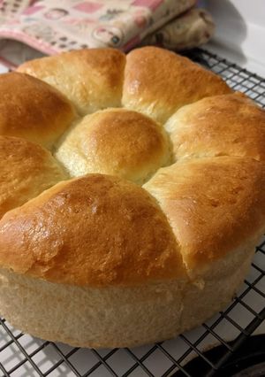 A picture of Fluffy Cream Cheese Loaf.
