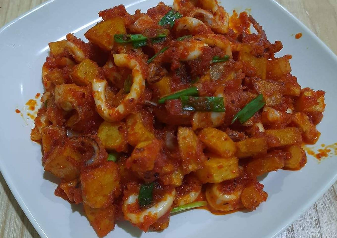 Sambal goreng cumi kentang
