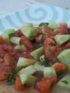 Una foto de Ensalada troceada con aderezo de limón