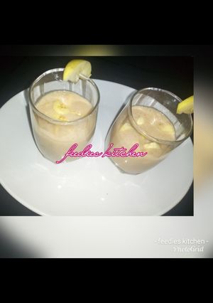 A picture of Apple banana smoothie.
