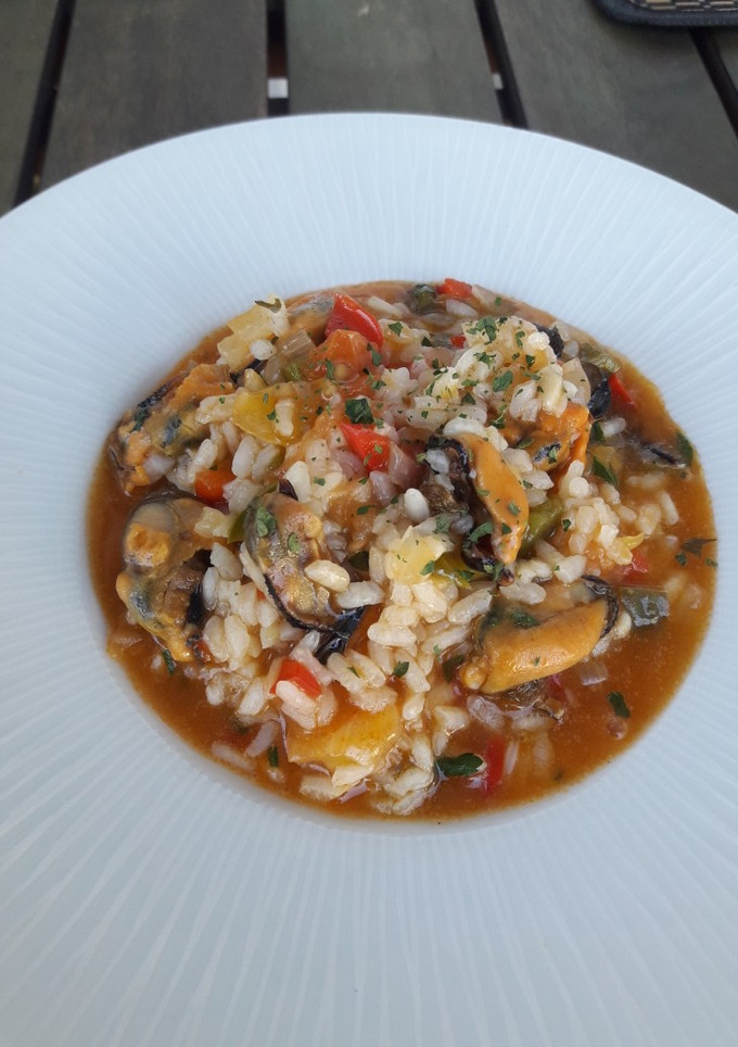 Una foto de Arroz meloso con mejillones para dos