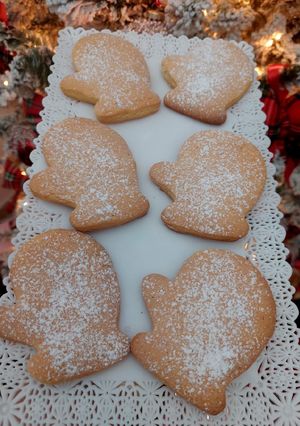 Foto di Guanti di Babbo Natale di pasta frolla al limone