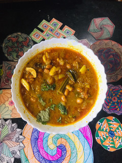 Dry மொச்சைபயறு புளிக்குழம்பு(mochai payiru kulambu recipe in tamil) செய்முறை முக்கிய புகைப்படம்