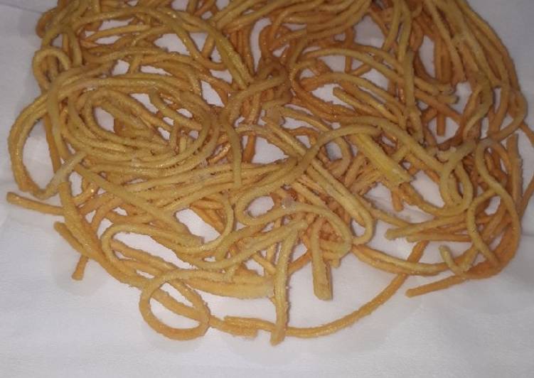Steps to Make Quick Noodles Fry