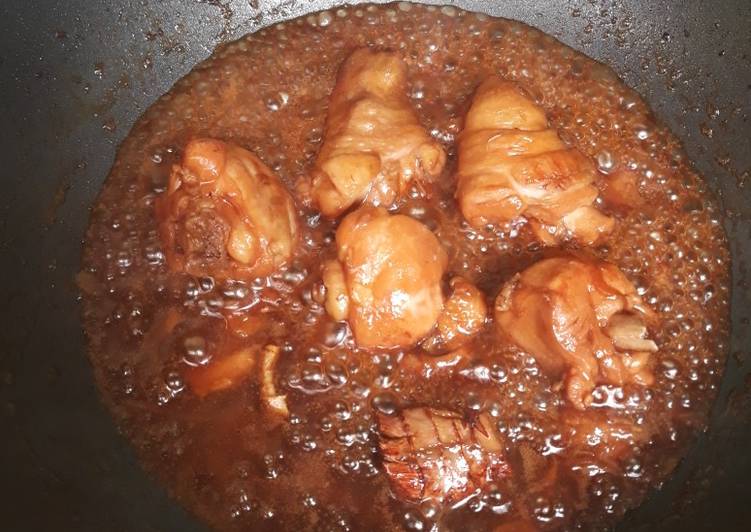 Bagaimana Menyiapkan Ayam Kecap yang Lezat Sekali