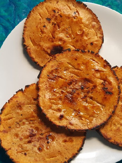 મસાલા ભાખરી (Masala Bhakhari Recipe In Gujarati) રેસીપી મુખ્ય ફોટો