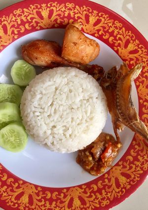 Foto resep Nasi Uduk Ayam Sambal Setan