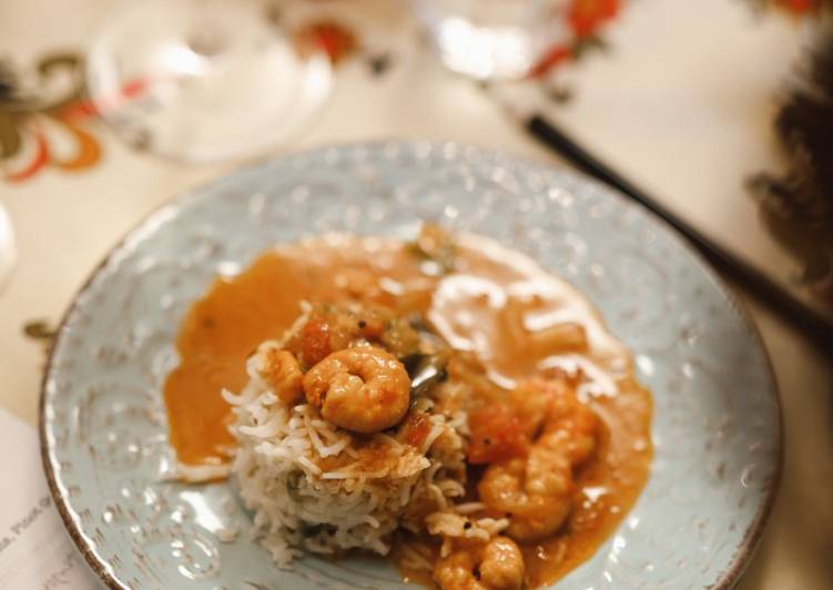 Malabar (coastal) prawn curry from @radikalkitchen