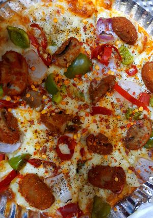 A picture of Mushroom pizza.