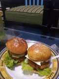 Roti burger plus nugget tempe