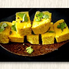 A picture of Khaman Dhokla.