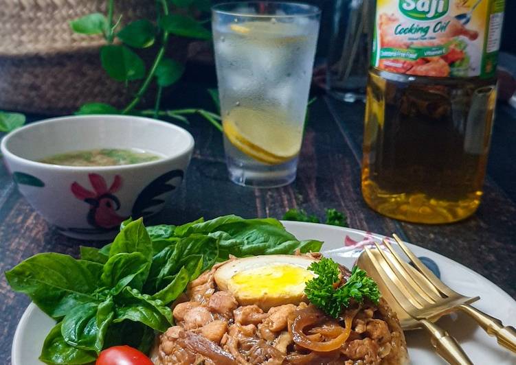 Bagaimana Membuat Nasi Kukus Ayam Cendawan, Sempurna